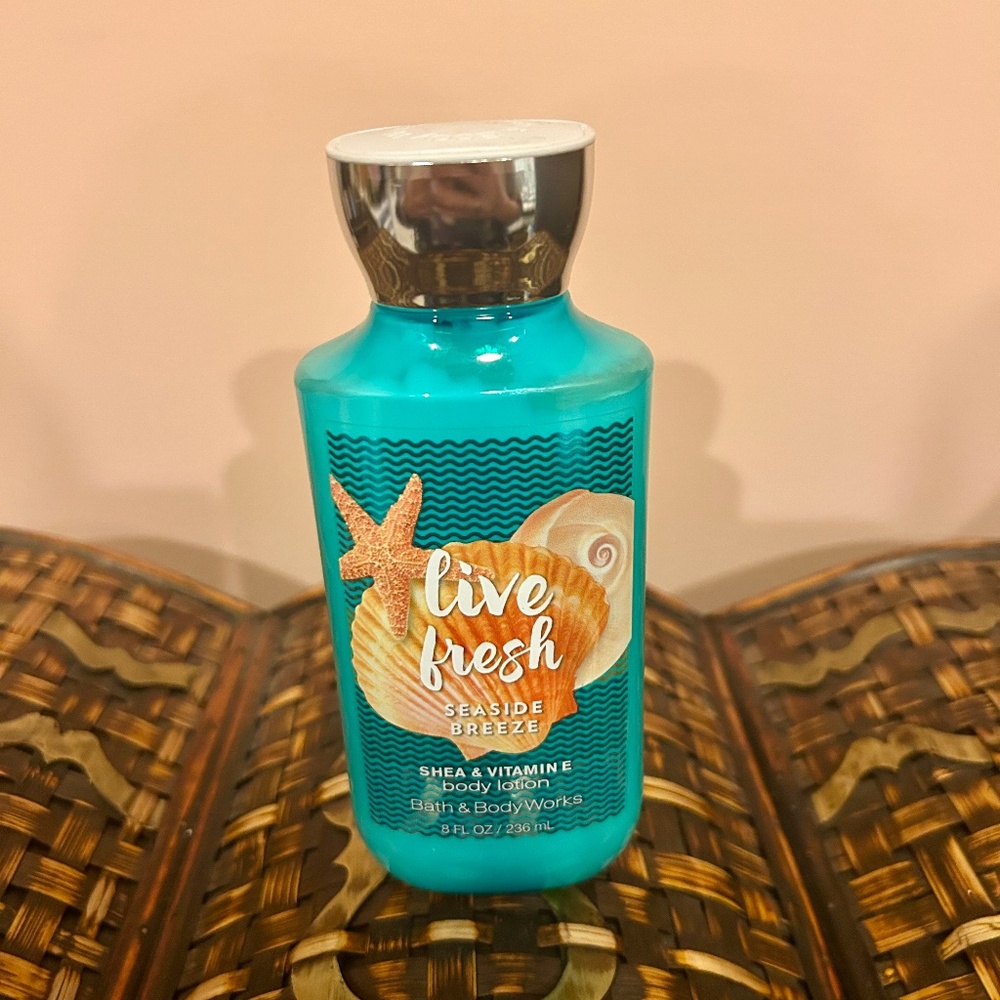 Bath and Body Works Live Fresh Seaside Breeze 8 fl oz Body Lotion Coconut Beach